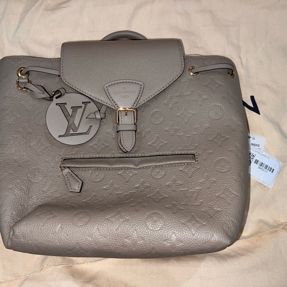 Louis Vuitton Montsouris Backpack - Picture 10 of 12